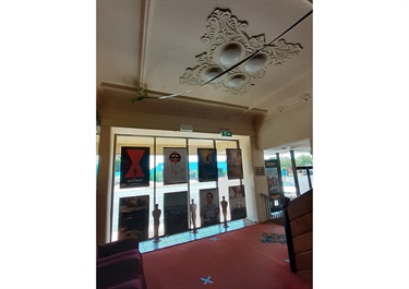 Horsham-Theatre-cinema-foyer.jpg