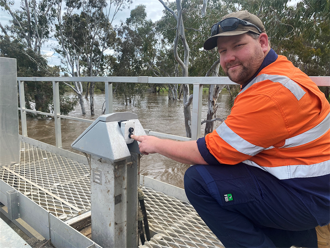 Mark Hunter at the Weir (web).png