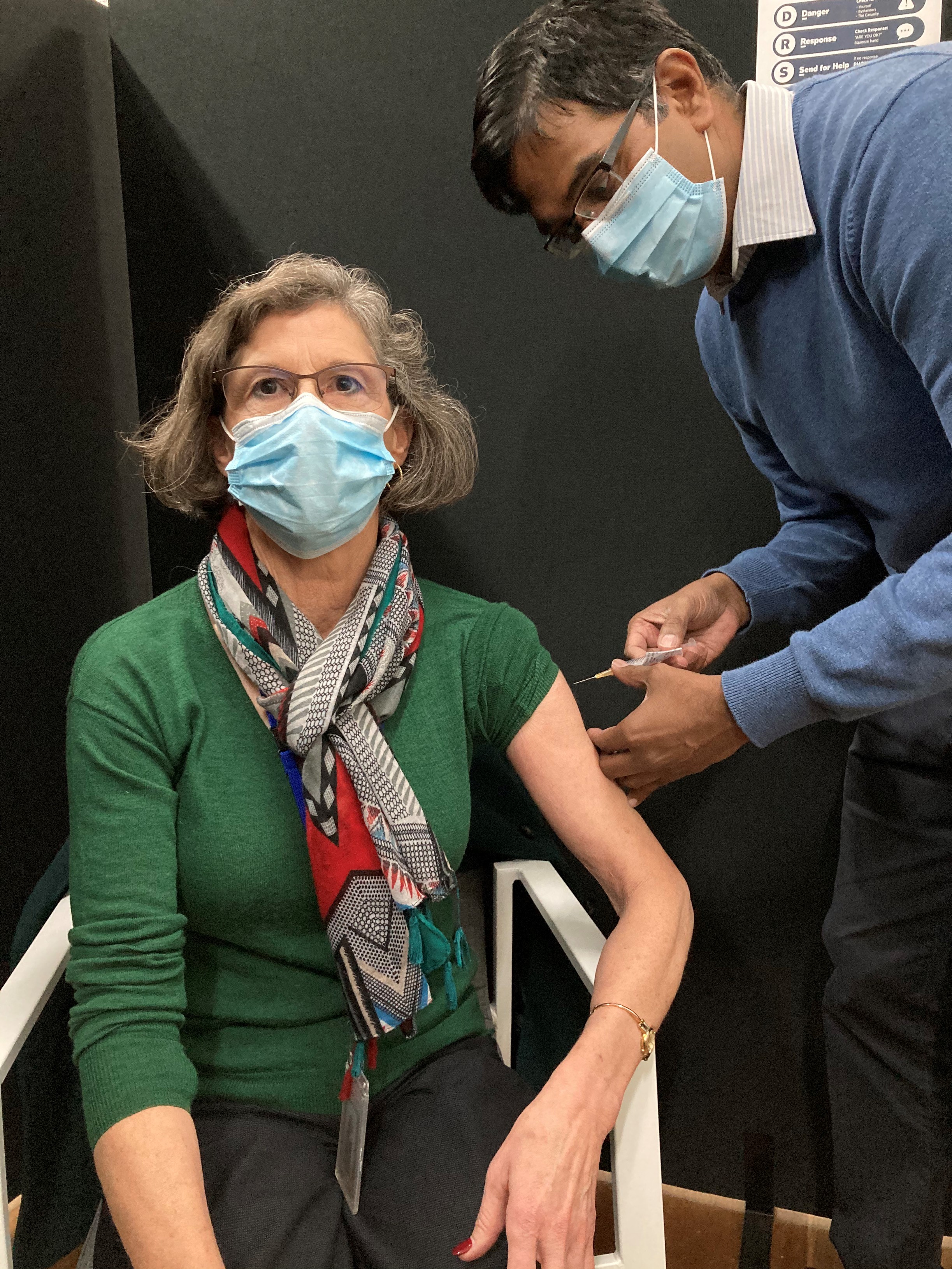 Mayor Robyn Gulline being vaccinated against COVID.jpg