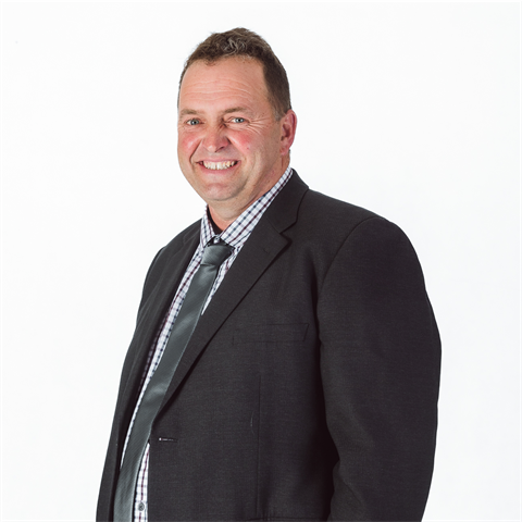 Cr Brian Klowss (square).png