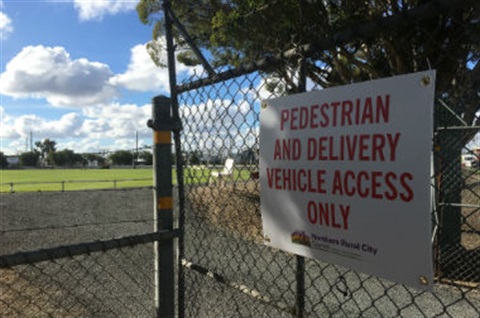 Horsham City Oval Parking Sign.jpg