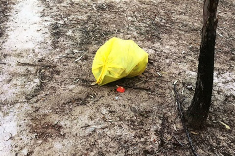 Rubbish in Wimmera River.jpg