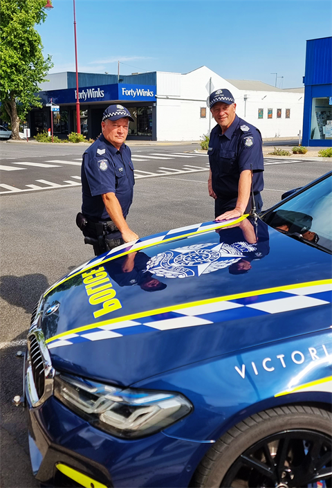 Senior Sargeant Brendan Broadbent and constable Dale McIvor pynsent-crossing-police web.png